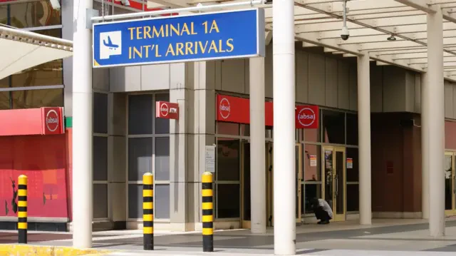 Airport strike Kenya: Airports workers call off stike afta protest ...